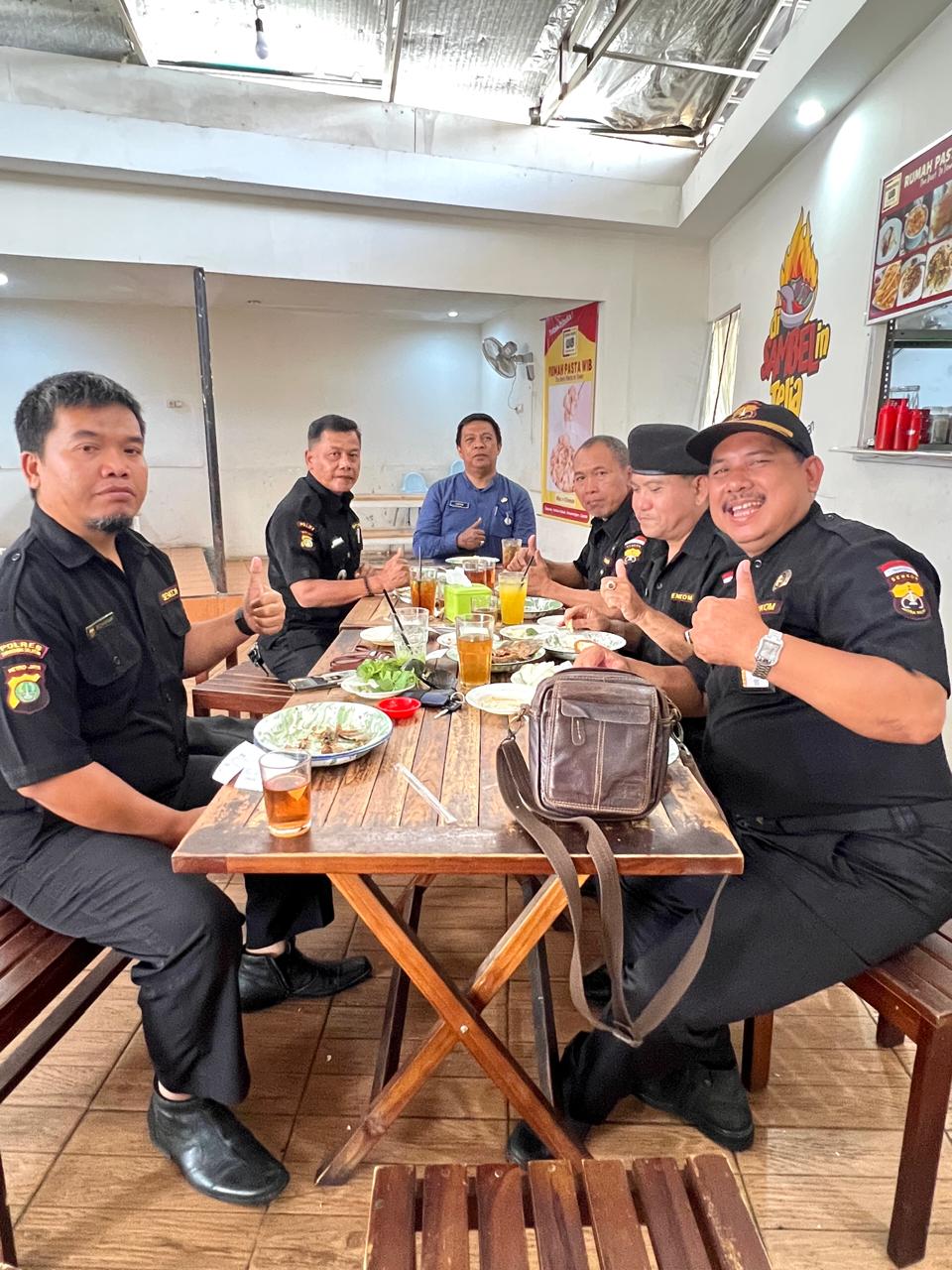 Senkom dan Kesbangpol Sharing Session Sambil Ngopi Bareng di Rumah Pasta