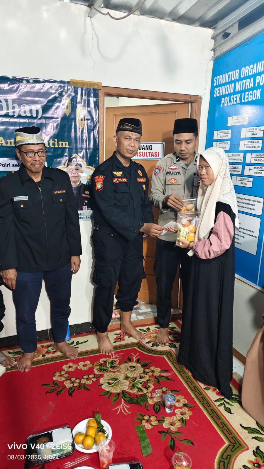 Sinergi Bhabinkamtibmas dan Senkom Mitra Polri, Beramal Di Bulan Ramadhan